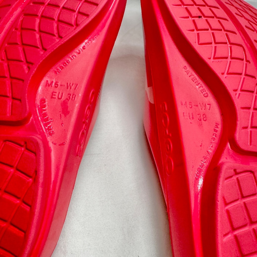 OOFOS OOAHH LIMITED SLIDE SANDAL - NEON BERRY BREEZE hot pink - Picture 6 of 7